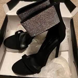 Olivia James Black Suede Rhinestone Heels Sz 5.5 NIB GORGEOUS ❤️❤️